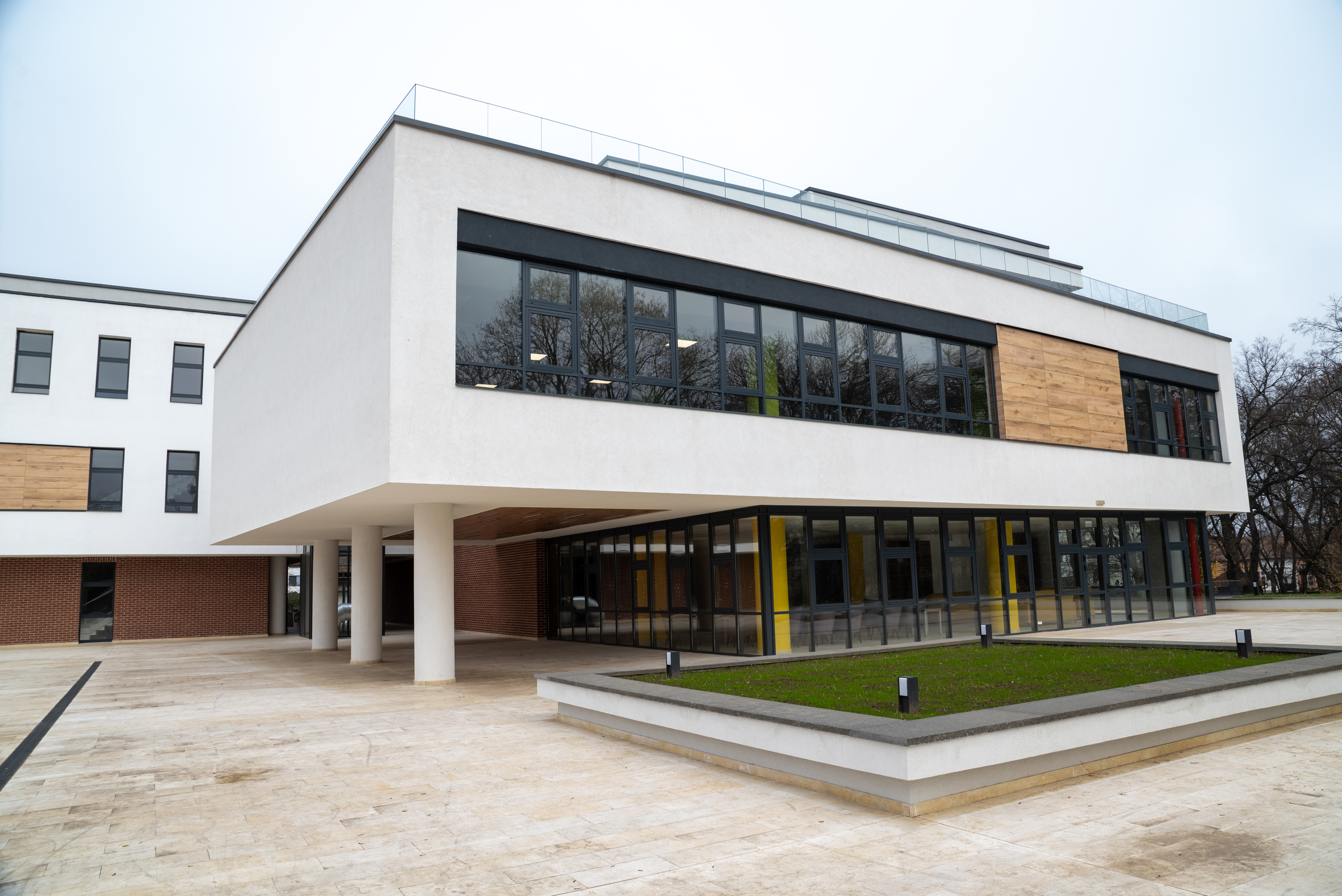 Centru Multifunctional